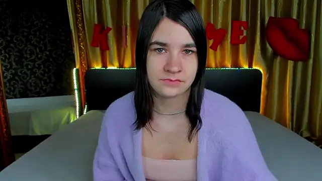 Snapshot of _Polly_Love_ chatting on 02-16-26, 07:15 Polly Love online show from 02-16-26, 07:15