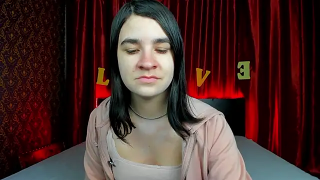 Snapshot of _Polly_Love_ chatting on 02-21-26, 07:42 Polly Love online show from 02-21-26, 07:42