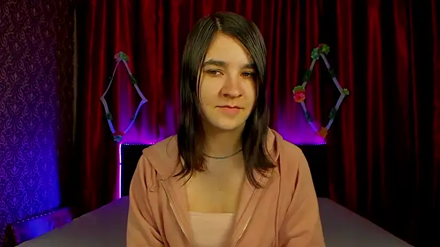 Snapshot of _Polly_Love_ chatting on 03-17-26, 07:23 Polly Love online show from 03-17-26, 07:23