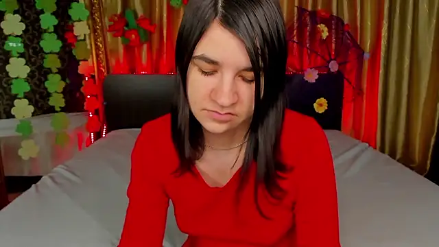 Snapshot of _Polly_Love_ chatting on 03-18-26, 07:11 Polly Love online show from 03-18-26, 07:11