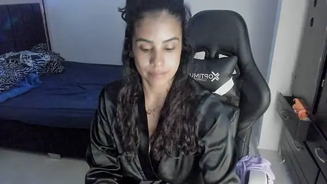 Snapshot of Moon_Sammy chatting on 03-17-25, 01:29 Moon Sammy online show from 03-17-25, 01:29