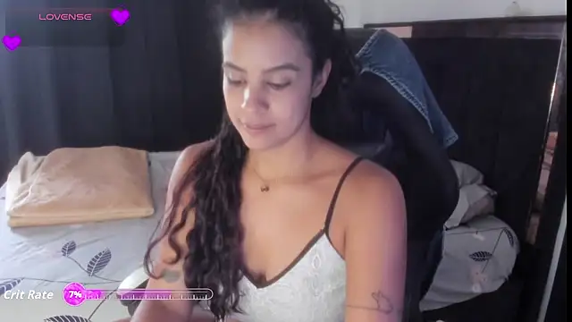 Snapshot of Moon_Sammy chatting on 10-11-25, 01:42 Moon Sammy online show from 10-11-25, 01:42