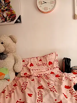 KimPielCanela online show from 02-20-25, 02:24