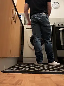 Snapshot of Dan_NFS chatting on 11-01-25, 04:14 Dan NFS online show from 11-01-25, 04:14