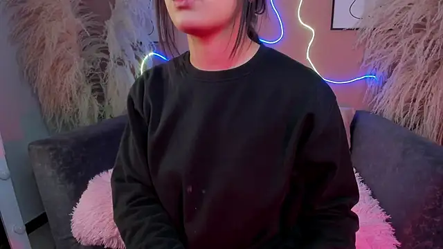 Megan mooree  online show from 01-21-25, 12:50
