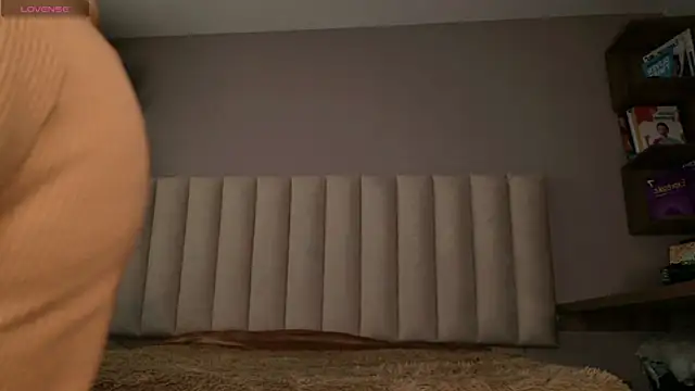 Megan mooree  online show from 11-27-25, 12:07