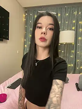 Snapshot of Vika_Gray chatting on 01-11-25, 03:09 Vika Gray online show from 01-11-25, 03:09