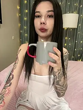 Snapshot of Vika_Gray chatting on 03-19-25, 06:12 Vika Gray online show from 03-19-25, 06:12