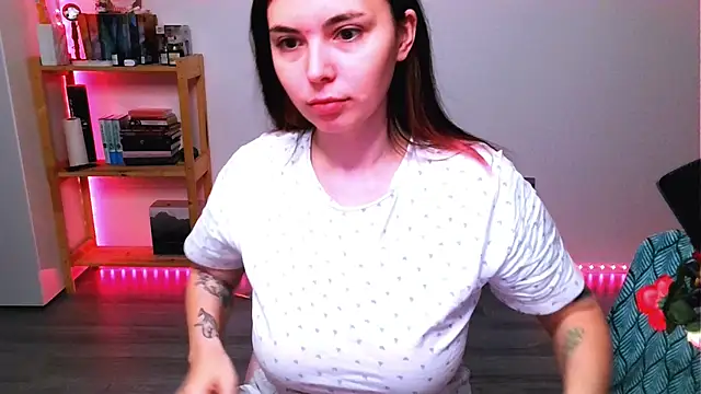 Snapshot of peaachybabe__ chatting on 10-27-25, 03:49 peaachybabe online show from 10-27-25, 03:49