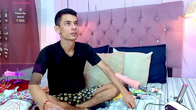 Oliver king sex online show from 12-23-24, 05:32