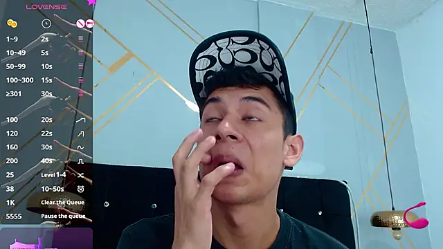 Oliver king sex online show from 03-03-25, 05:50
