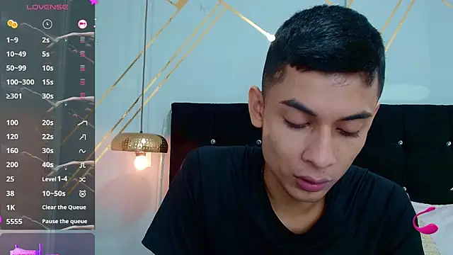 Oliver king sex online show from 03-18-25, 05:42