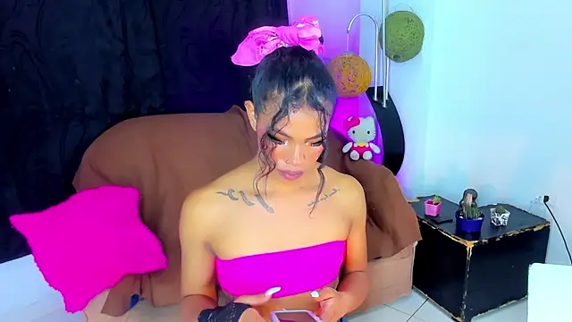 bloom444 online show from 10-25-25, 04:20