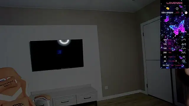 Holly Molii online show from 10-25-25, 02:30