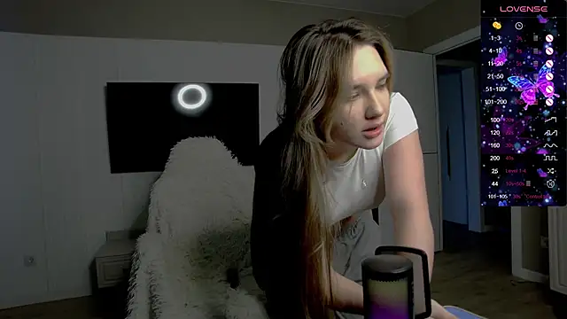 Holly Molii online show from 11-23-25, 07:08