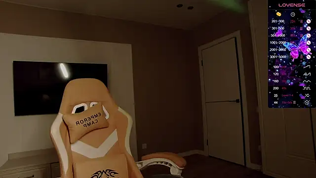 Holly Molii online show from 12-03-25, 02:08