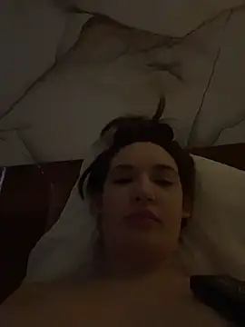 Snapshot of Holly_Molii chatting on 04-04-26, 05:16 Holly Molii online show from 04-04-26, 05:16