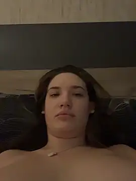 Snapshot of Holly_Molii chatting on 04-10-26, 03:56 Holly Molii online show from 04-10-26, 03:56