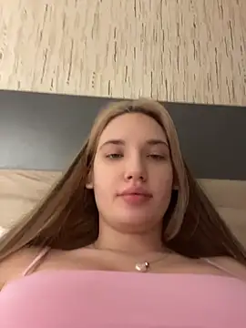 Holly Molii online show from 05-30-26, 03:25