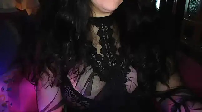 Snapshot of CronacaErotica chatting on 01-19-25, 08:51 CronacaErotica online show from 01-19-25, 08:51