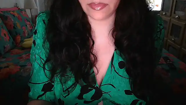 Snapshot of CronacaErotica chatting on 09-19-25, 12:28 CronacaErotica online show from 09-19-25, 12:28