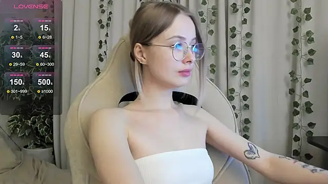 mell milles online show from 10-31-25, 03:13