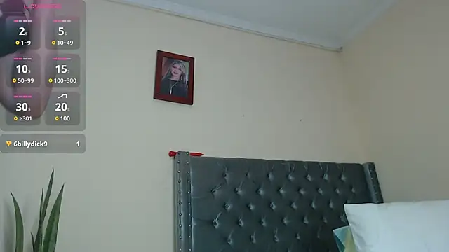 Snapshot of Emmy_flow chatting on 01-05-25, 12:52 Emmy flow online show from 01-05-25, 12:52