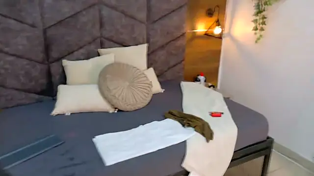 Snapshot of JaylaScott__ chatting on 11-03-25, 11:55 JaylaScott online show from 11-03-25, 11:55