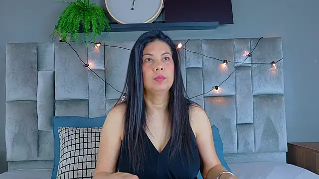 Snapshot of JaylaScott__ chatting on 04-04-26, 11:40 JaylaScott online show from 04-04-26, 11:40