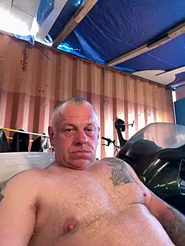 JakubW79 online show from 05-01-26, 03:49
