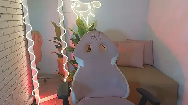 Snapshot of hina_tay chatting on 12-07-24, 04:09 hina tay online show from 12-07-24, 04:09