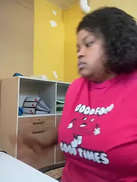 Curveysinaa online show from 02-21-25, 08:07