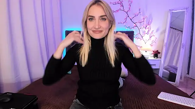 Snapshot of KateOwyns chatting on 03-19-26, 02:32 KateOwyns online show from 03-19-26, 02:32