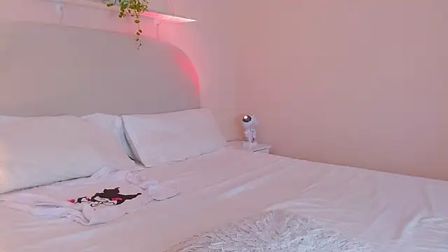 Snapshot of dilan_sp chatting on 11-09-25, 12:20 dilan sp online show from 11-09-25, 12:20