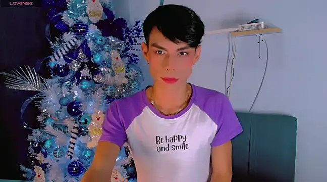 Snapshot of femboykeene chatting on 12-04-24, 07:39 femboykeene online show from 12-04-24, 07:39