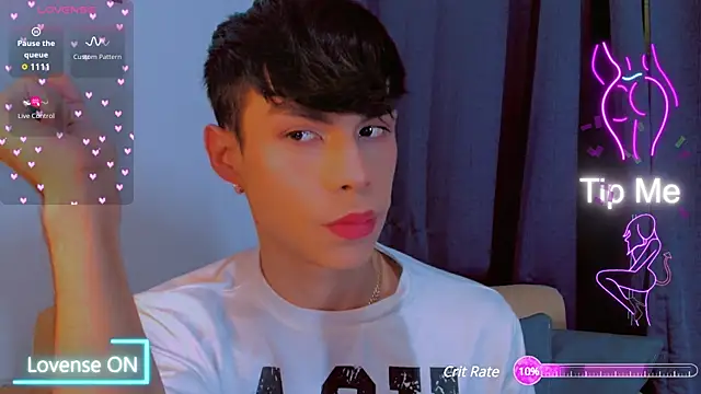 Snapshot of femboykeene chatting on 01-15-25, 05:40 femboykeene online show from 01-15-25, 05:40