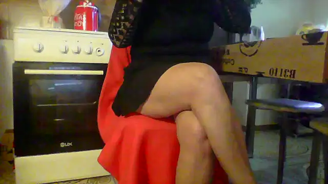 Snapshot of Ely_Elenita chatting on 04-15-26, 08:21 Ely Elenita online show from 04-15-26, 08:21