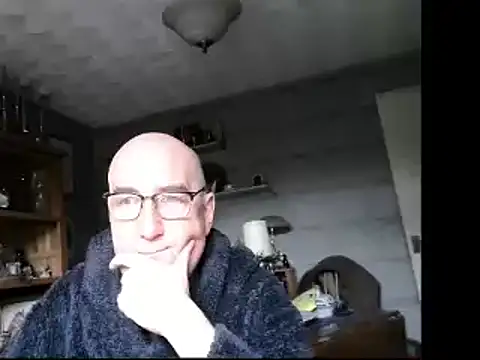 Adamdaddybear online show from 12-10-24, 09:23