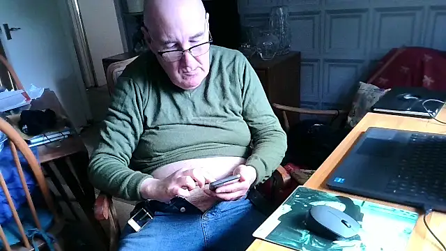 Adamdaddybear online show from 02-22-25, 01:46