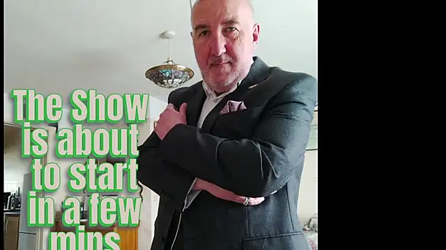 Adamdaddybear online show from 10-31-25, 07:09