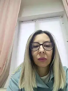 Snapshot of SukyGirl chatting on 12-17-24, 02:22 SukyGirl online show from 12-17-24, 02:22
