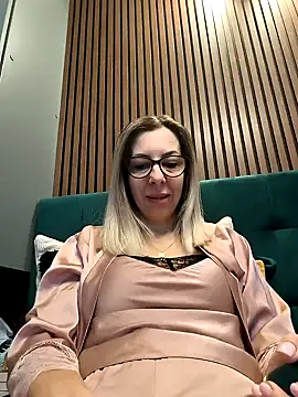 Snapshot of SukyGirl chatting on 12-30-24, 07:59 SukyGirl online show from 12-30-24, 07:59