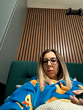 Snapshot of SukyGirl chatting on 01-17-25, 12:31 SukyGirl online show from 01-17-25, 12:31