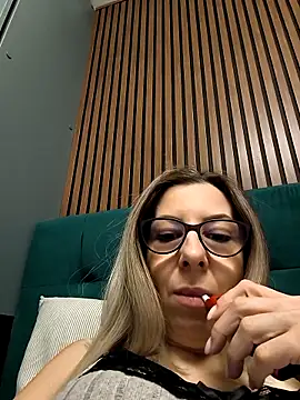 Snapshot of SukyGirl chatting on 01-20-25, 08:52 SukyGirl online show from 01-20-25, 08:52