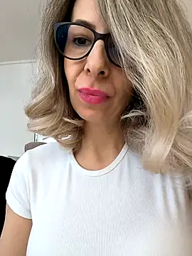 Snapshot of SukyGirl chatting on 02-07-25, 11:45 SukyGirl online show from 02-07-25, 11:45