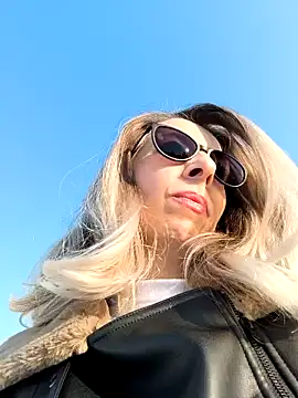 Snapshot of SukyGirl chatting on 02-25-25, 02:22 SukyGirl online show from 02-25-25, 02:22