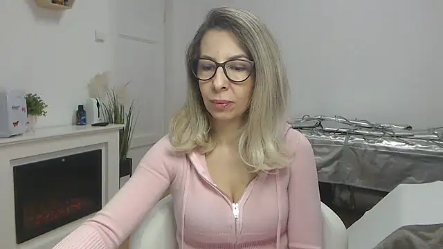 Snapshot of SukyGirl chatting on 02-27-25, 06:50 SukyGirl online show from 02-27-25, 06:50