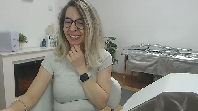 Snapshot of SukyGirl chatting on 03-01-25, 09:07 SukyGirl online show from 03-01-25, 09:07