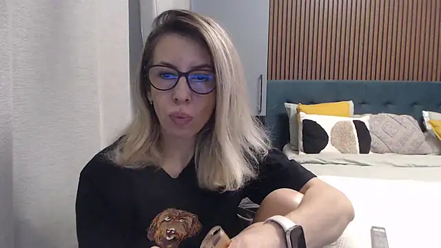 Snapshot of SukyGirl chatting on 03-06-25, 10:30 SukyGirl online show from 03-06-25, 10:30