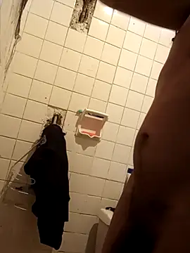 Snapshot of elcobin chatting on 10-05-25, 02:43 elcobin online show from 10-05-25, 02:43